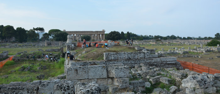 Lehrgrabung am korinthisch-dorischen Tempel von Paestum