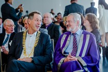 The rector of the Ruhr University Bochum Prof Axel Schölmerich and the speaker of the IGSN, Prof Ulf Eysel
