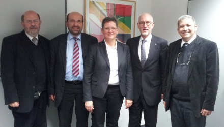 Prof. D. J. Smit, Prof. G. Thomas, Prof. I. Karle, Rector E. Weiler, Prof. N. Koopman