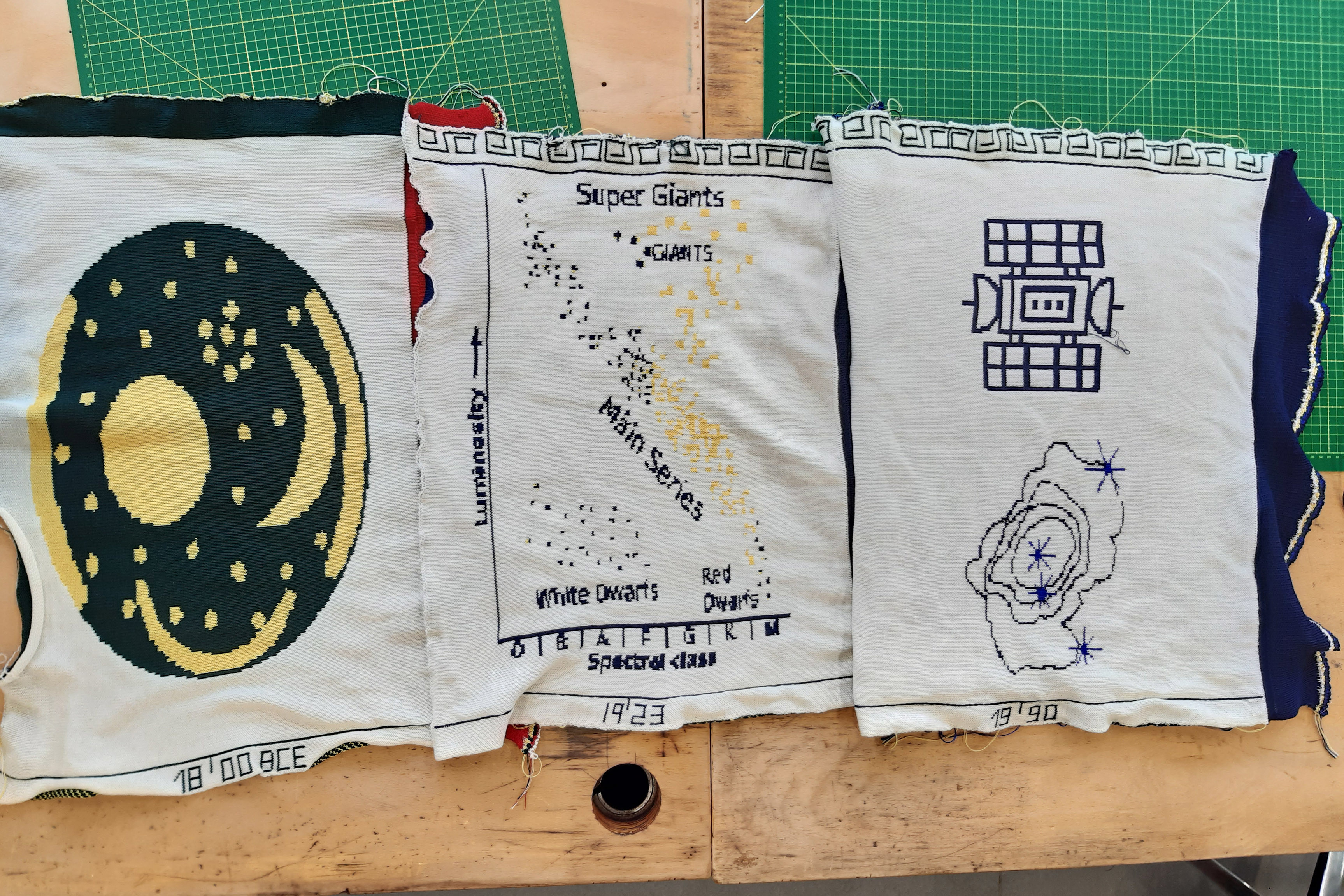 Teile eines modernen Wandteppichs