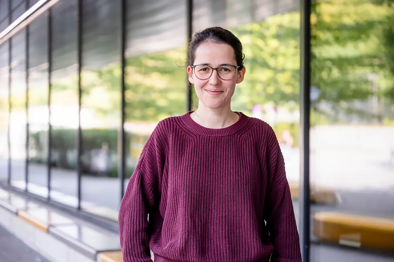 Porträt einer jungen Forscherin