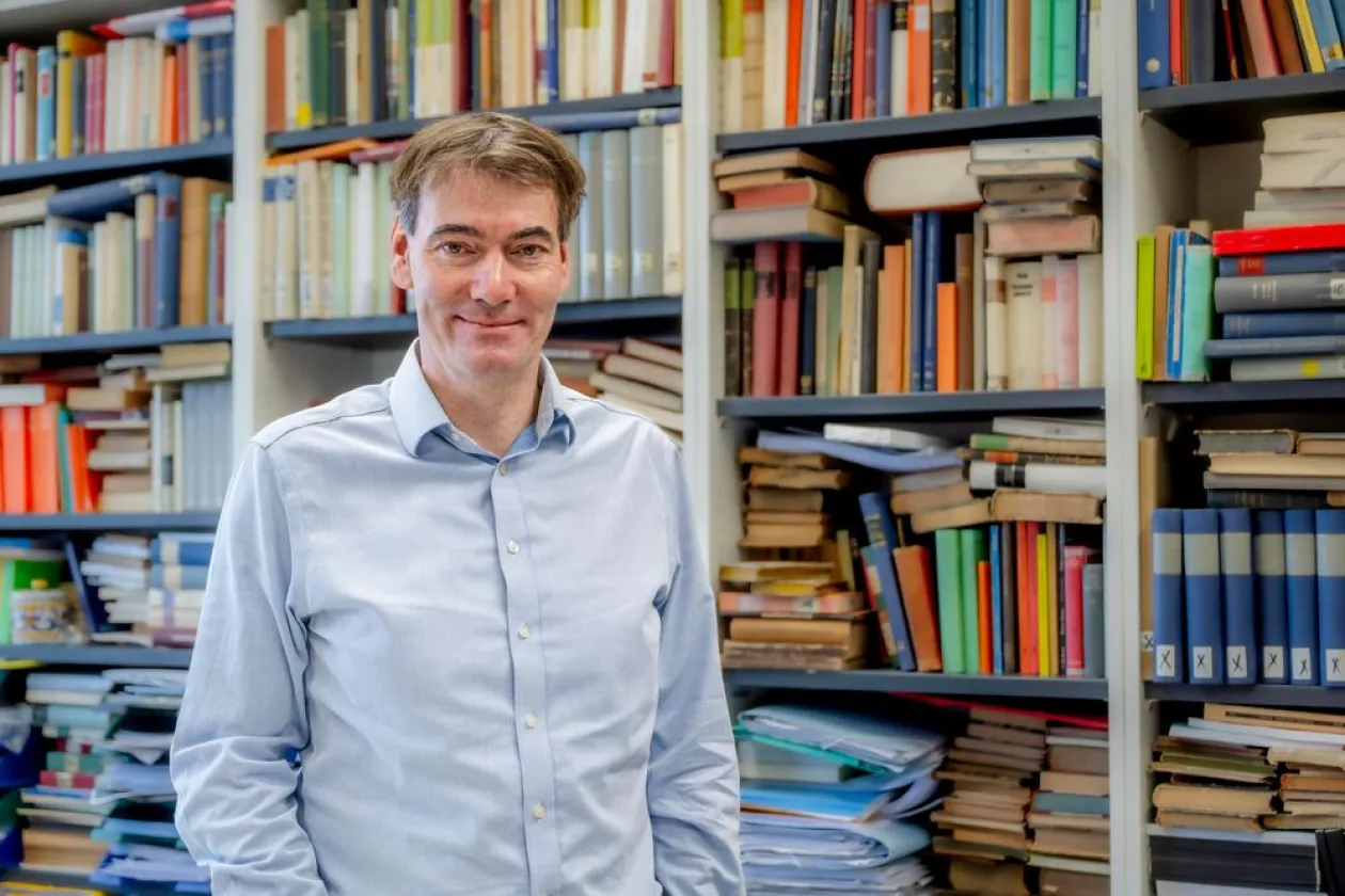 Porträt Prof. Dr. Manuel Baumbach