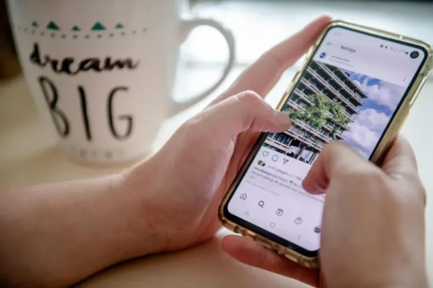 Fast die Hälfte der jungen Deutschen zeigt Suchtsymptome