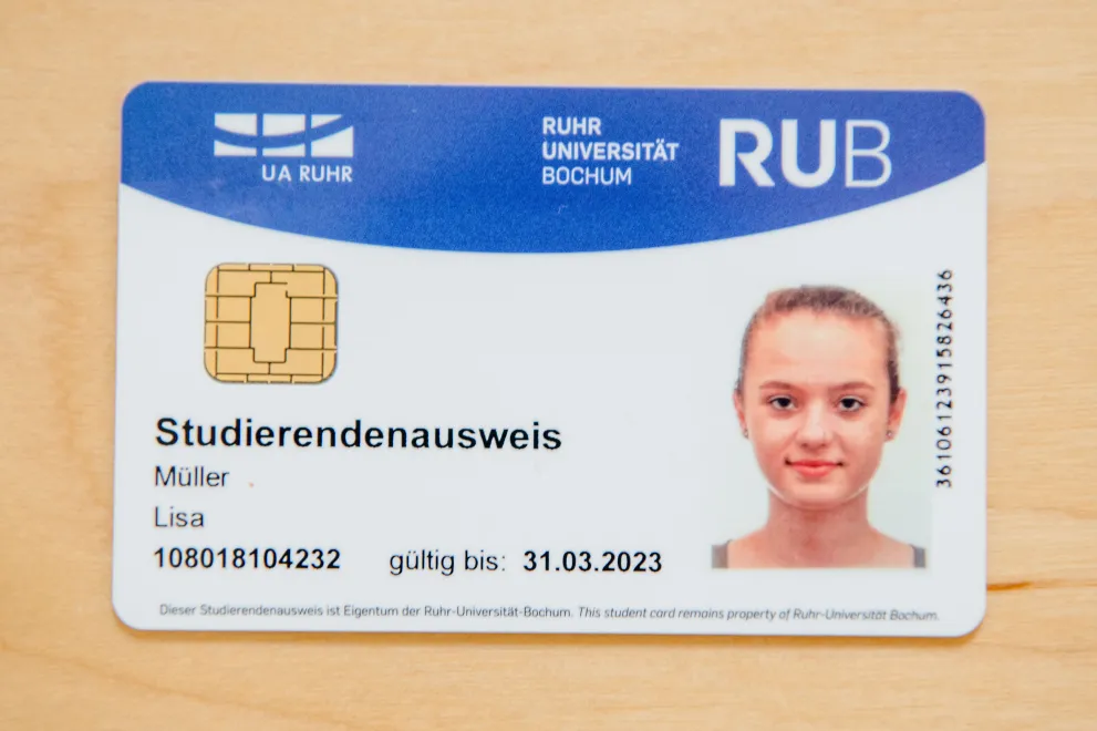 Beispiel für einen Studierendenauweis der RUB